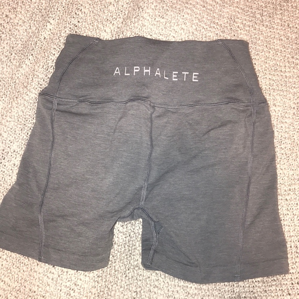 Alphalete Revival Shorts - Light Gray